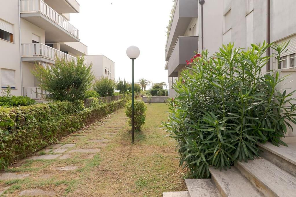 Villa Rosa Di Martinsicuro Appartamento Incantevole Fronte Mare מראה חיצוני תמונה